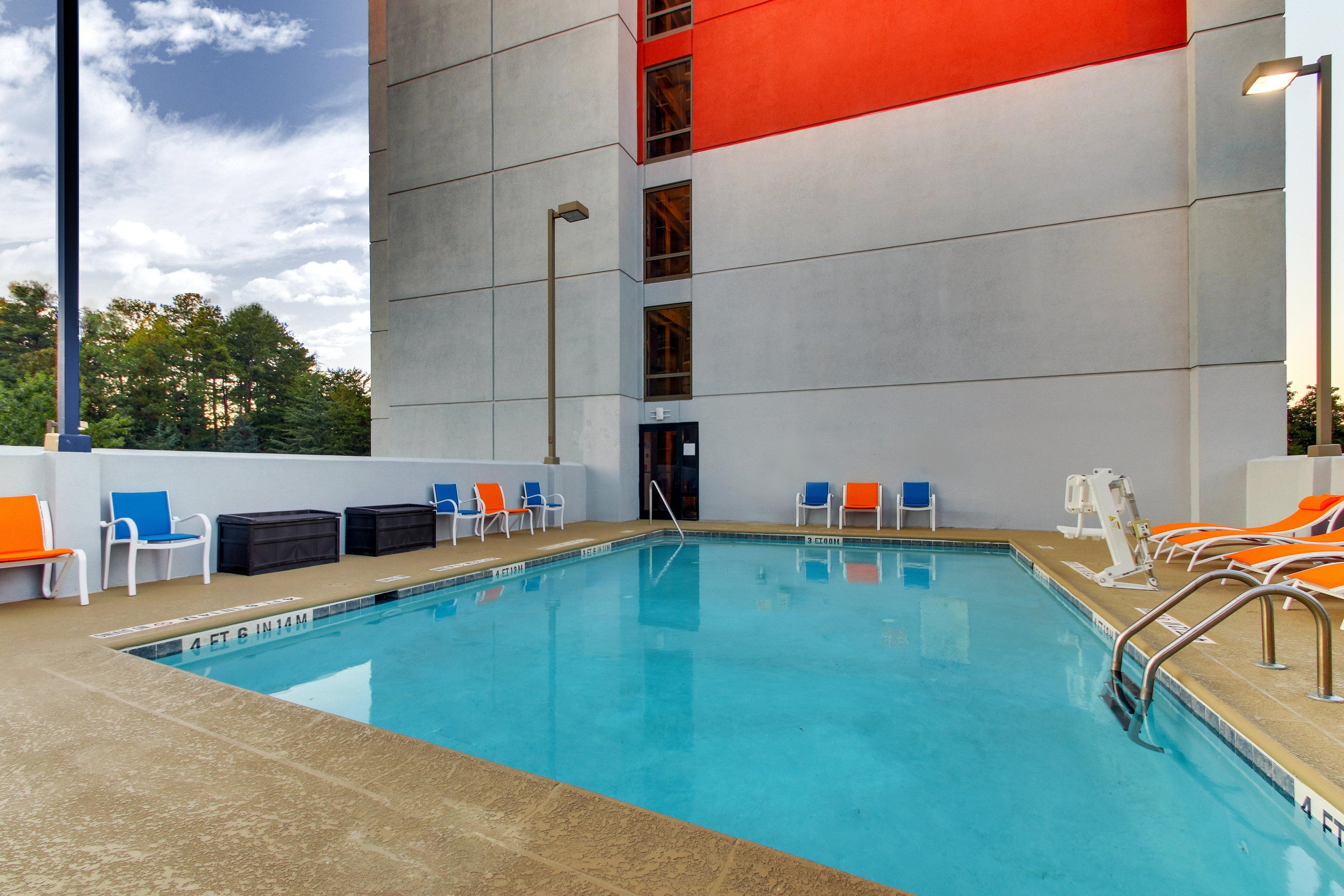 Holiday Inn Express & Suites Atlanta Perimeter Mall Hotel By Ihg Sandy Springs Luaran gambar