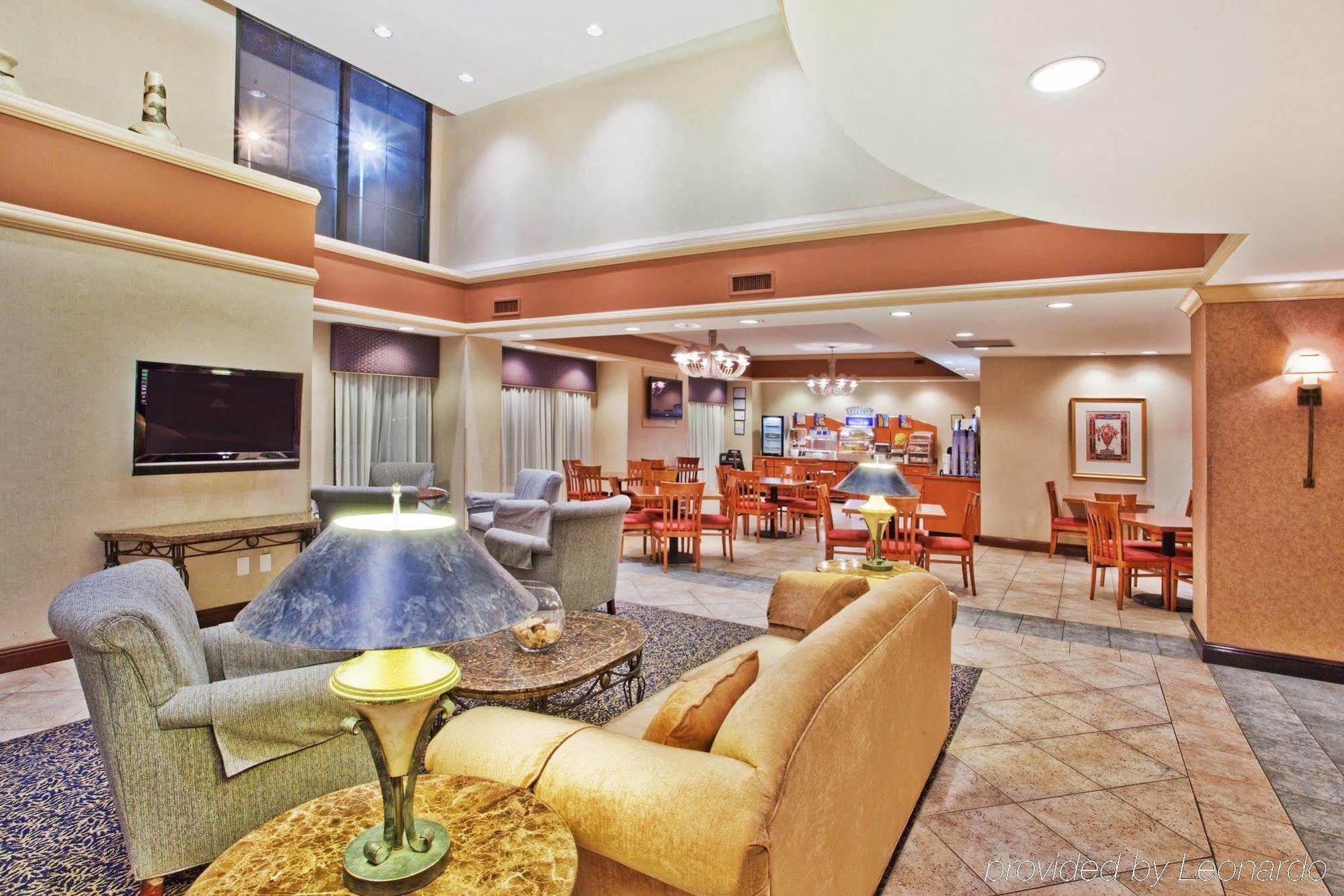 Holiday Inn Express & Suites Atlanta Perimeter Mall Hotel By Ihg Sandy Springs Dalaman gambar