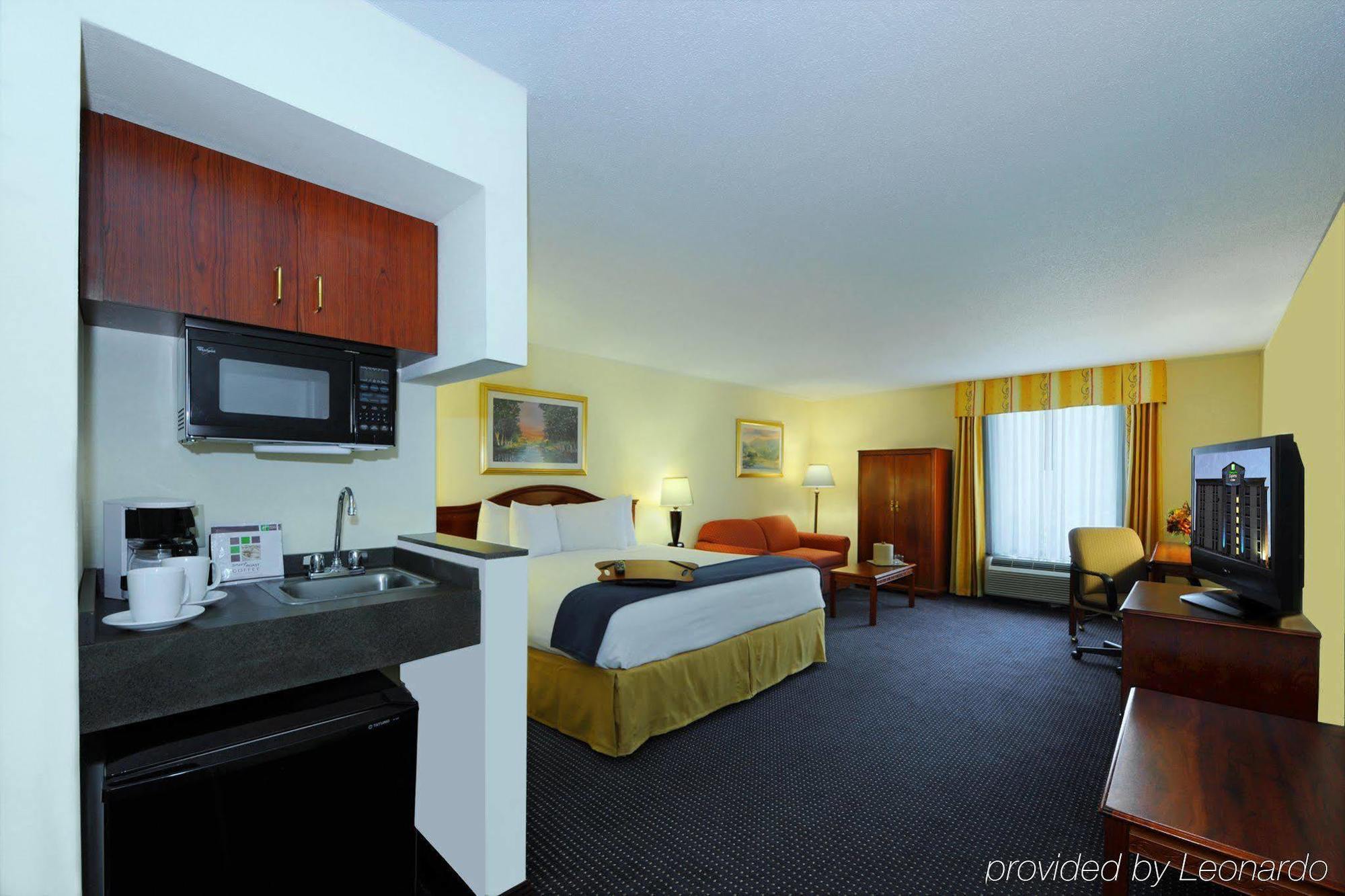 Holiday Inn Express & Suites Atlanta Perimeter Mall Hotel By Ihg Sandy Springs Bilik gambar
