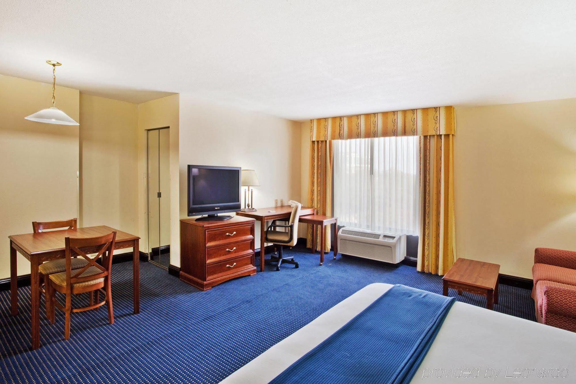 Holiday Inn Express & Suites Atlanta Perimeter Mall Hotel By Ihg Sandy Springs Bilik gambar