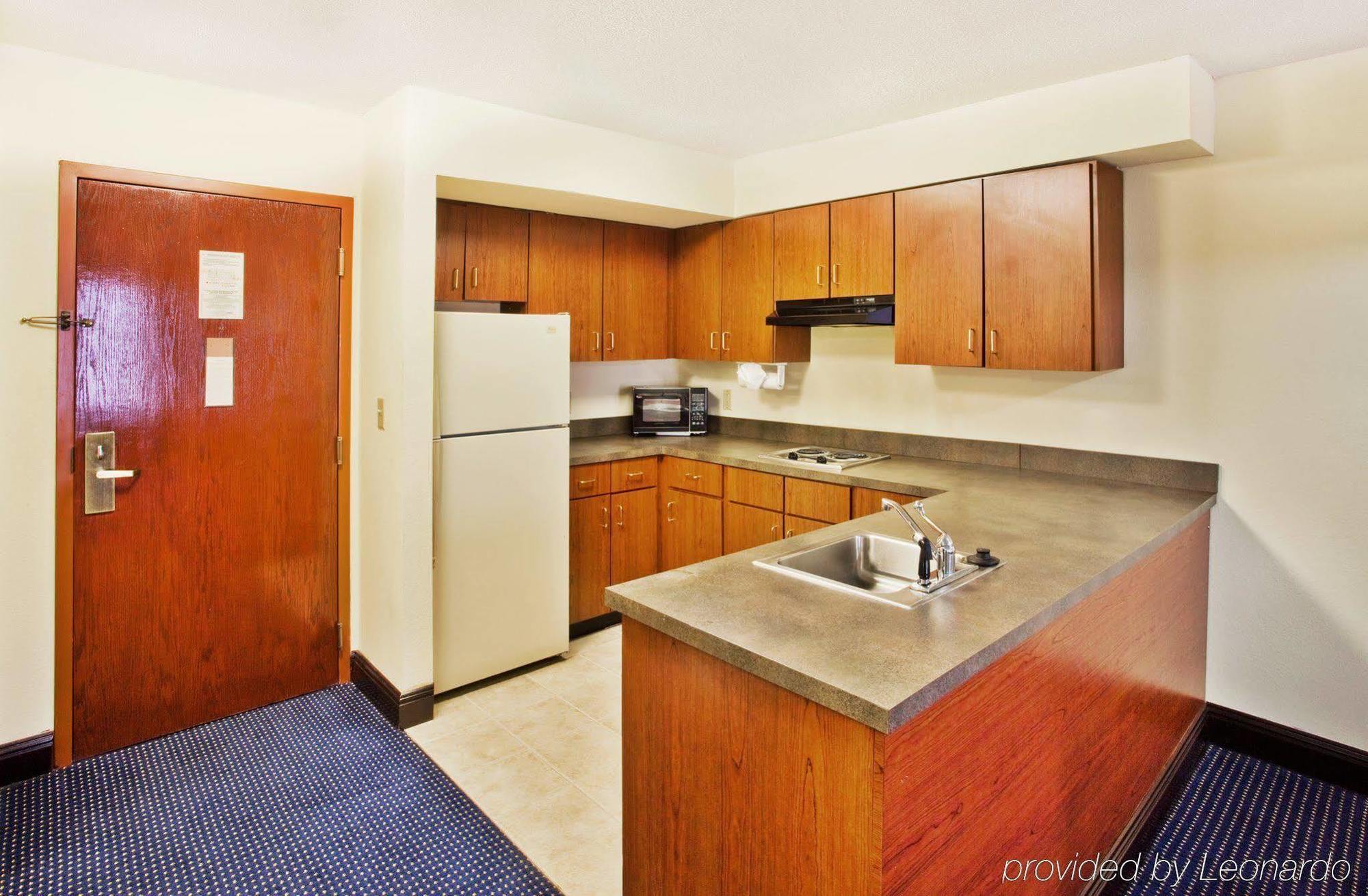 Holiday Inn Express & Suites Atlanta Perimeter Mall Hotel By Ihg Sandy Springs Bilik gambar
