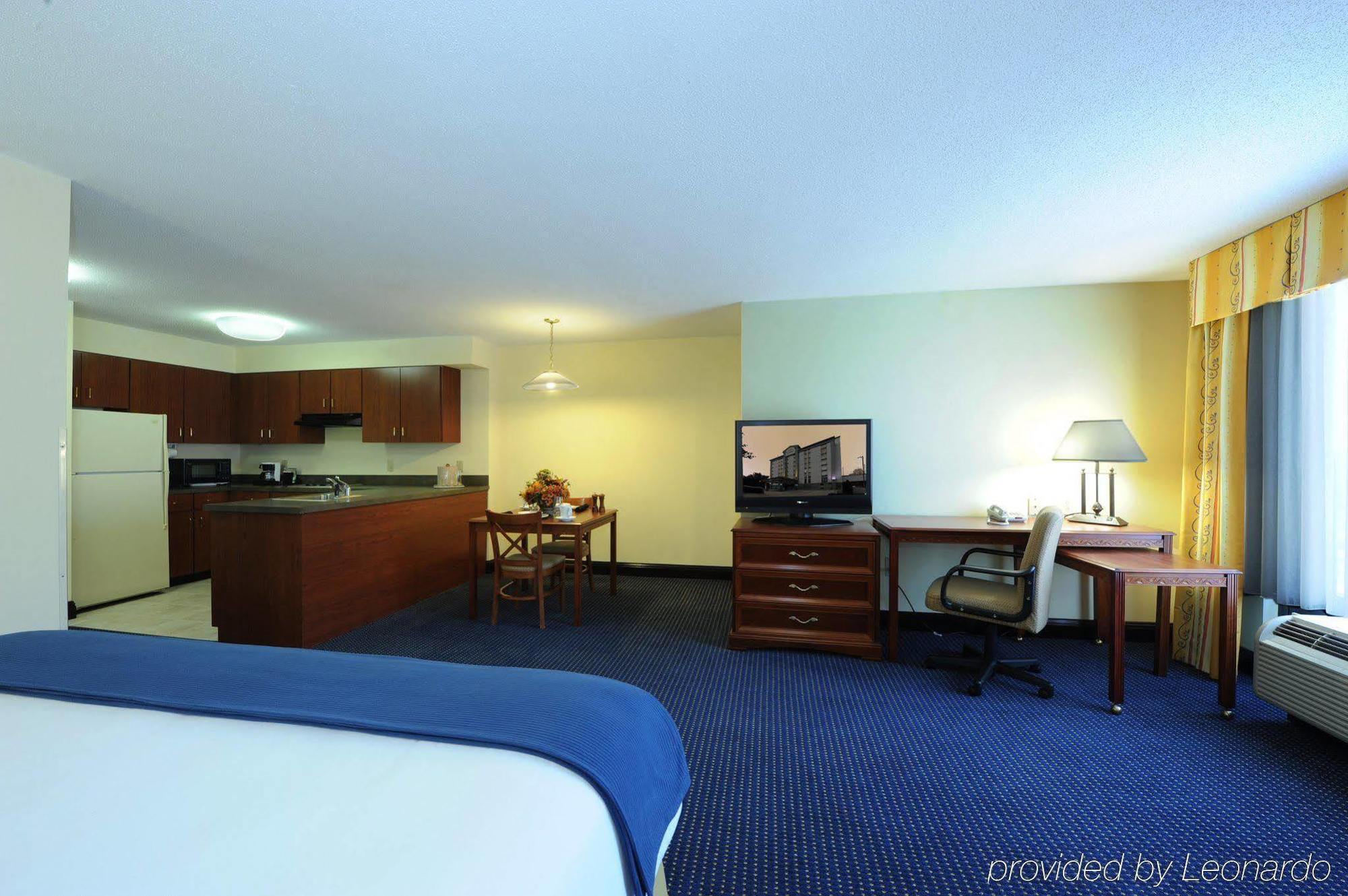 Holiday Inn Express & Suites Atlanta Perimeter Mall Hotel By Ihg Sandy Springs Bilik gambar
